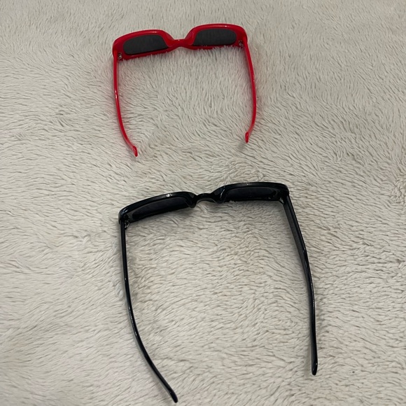 Sunglasses Pair 🖤🍒 - Picture 3 of 7